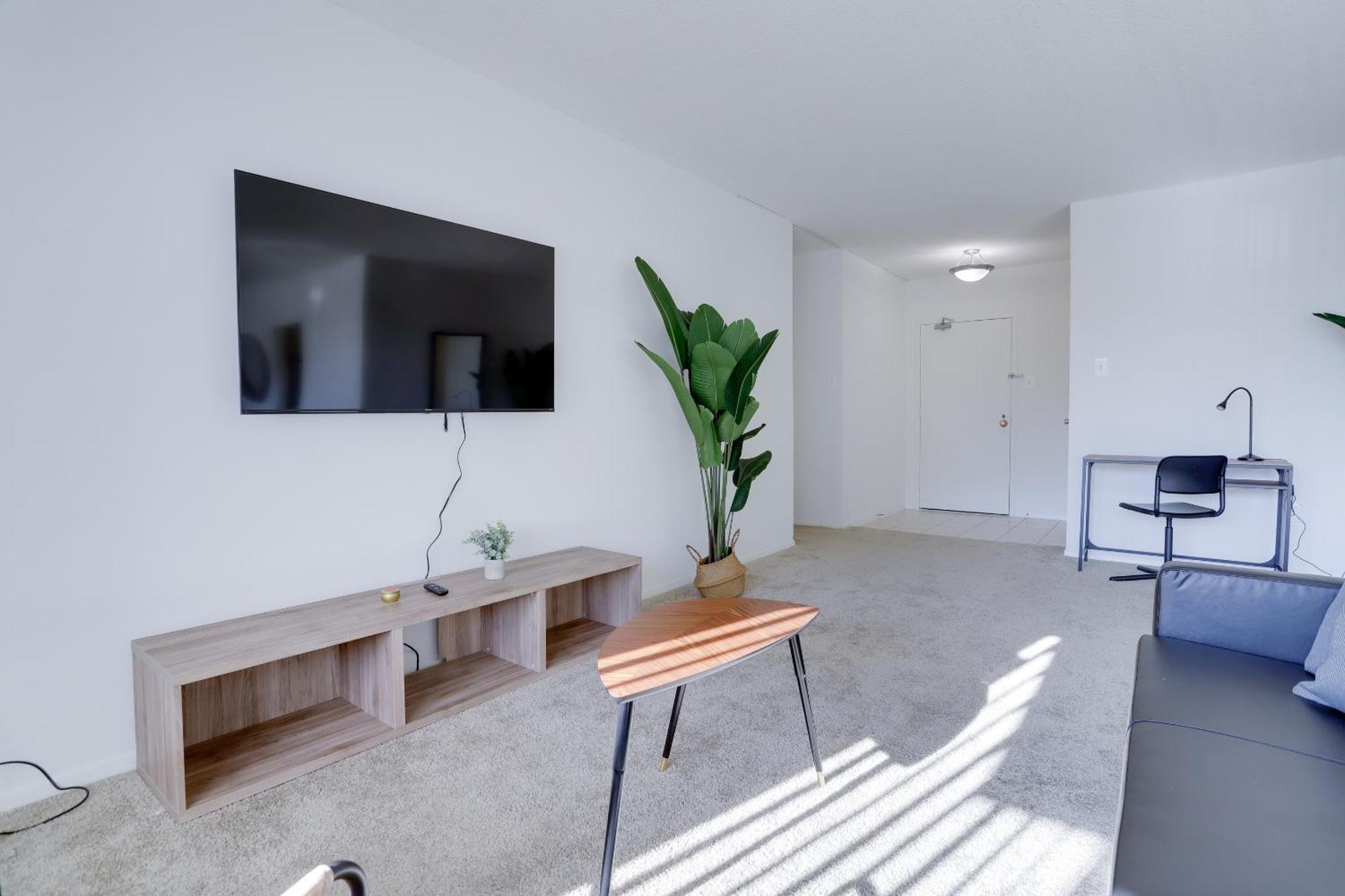 Spacious 2 Bedrooms Apt @Crystal City With Gym Arlington Exterior photo