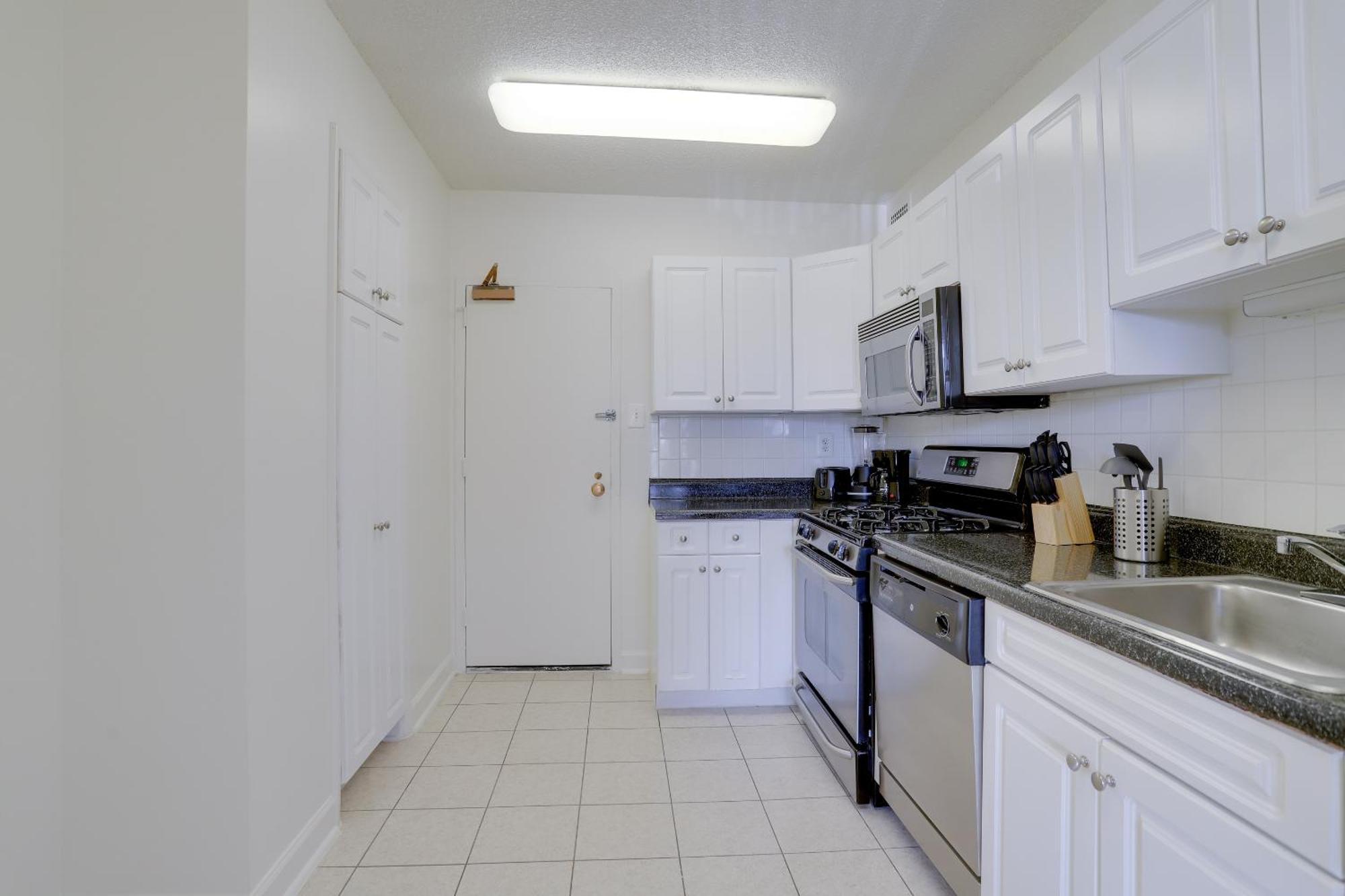 Spacious 2 Bedrooms Apt @Crystal City With Gym Arlington Exterior photo
