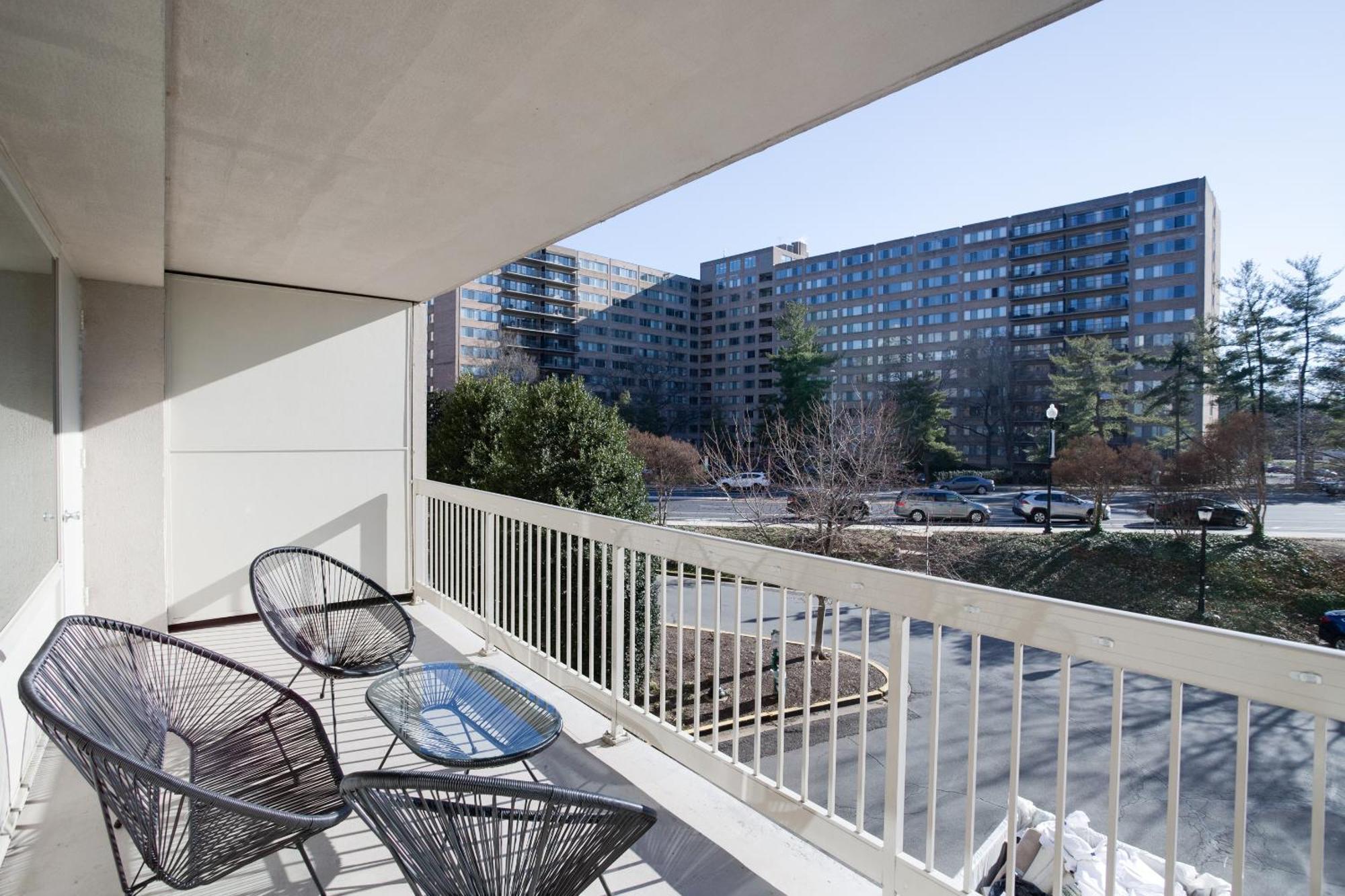Spacious 2 Bedrooms Apt @Crystal City With Gym Arlington Exterior photo